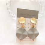NEW‼️グレー＆ラウンドピアス🌸