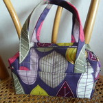 キャンバス地　カラフル葉っぱ柄ミニボストン