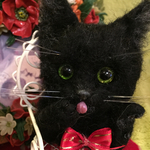 羊毛フェルト黒猫ペロリンブローチ