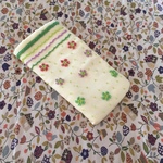 ビーズ刺繍のメガネケース
