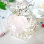 ☆１点もの☆愛と美の女神☆若さ☆健康☆高品質ＡＡＡ☆マダガスカル産ローズクォーツ☆ハートシェイプ☆ペンダントトップ☆２０×２２ｍｍ（バチカン含む全長２５ｍｍ）☆