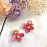 ピンクのお花とスワロフスキー