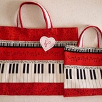 レッスンバッグ　大小セット　ピアノ　刺繍お名前タグ付き