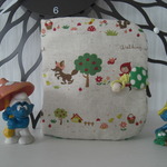 赤ずきんちゃん柄のサニタリーポーチ