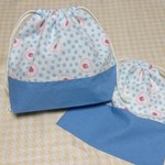 水色イチゴ柄お弁当袋 コップ入れ