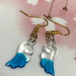 可愛い羽根のピアス