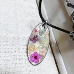 押花　レジン　ロングペンダント　本革紐ピンク