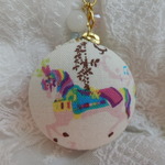 ファンタジック木馬の大きなマカロン（天然石の飾りつき） 