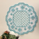 ハーダンガー刺繍のドイリー