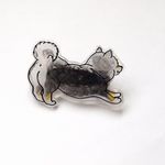 伸び柴犬ブローチ（黒柴）