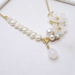 アシメントリー＊淡水パールと白い花、雫　ネックレス
