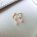 スプリングフラワーとピンクオパールピアス