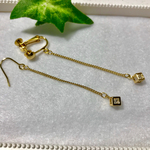 キュービックジルコニアのサイコロピアス