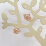ピンクシェルの桜ピアス
