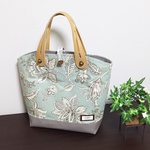 再販　♡　ボタニカル柄のトートバッグ（ミント系）