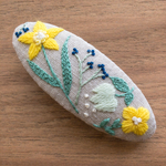 春の花の手刺繍バレッタ