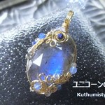 ラブラドライトペンダント（ワイヤーアートジュエリー☆ワイヤーアクセサリー☆ワイヤーラッピング天然石ネックレス）