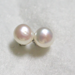 淡水パールの一粒ピアス（大きめ7mm・チタンポスト）
