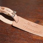 デラックスベルト付きレザーネームプレート（8センチ×3センチ2行）