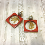 Square　淡水パールとテラコッタカラーのフォーマルピアス／イヤリング