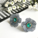 春色グレンチェック flowerピアス～ロイヤルグリーン～