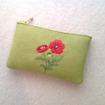 フェルトのポピー刺繍のポーチ