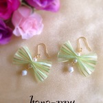 エメラルドボーダーリボンピアス