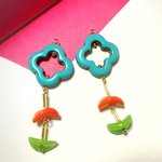 Turquoise　ポップなレトロフラワーピアス／イヤリング