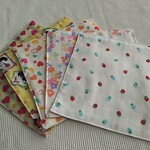 女の子♡４重ガーゼハンカチ　５枚-80-【送料無料】
