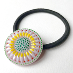 ★レアカラー2点限定★ヤグルマギク＊ペールラベンダー／チェコガラスボタンのヘアゴム32ｍｍ