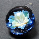 ≪神秘の花≫　ガラスのペンダント Glass accessories