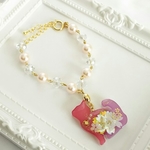 猫の日！桜の花に歌う猫ちゃん・バッグチャームver.2（レジン・ゴールド・春・ピンク）（ギフトラッピング無料）