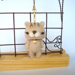 愛らしにゃんこ　茶トラ猫さん 羊毛フェルト　ストラップ　