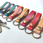 ヌメ革のキーホルダー（ミンサー柄入り）