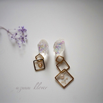 氷中花 ラベンダー色かすみ草とパールとワイヤー(ピアス・イヤリング)