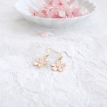 小さき桜 ピアス／イヤリング
