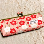 赤い梅のお花のペンケース