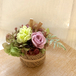 *MilleFleurs* 母の日に💐カーネーション&ローズプリザーブド＊麻の糸玉アレンジ＊