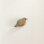 キンカチョウのブローチ