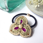 (sale) 紫色の花のビーズ刺繍ヘアゴム