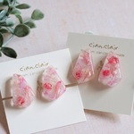 【オーダー品】ピンクの花咲くイヤリング／ピアス　