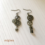 時数えの星砂時計ピアス / イヤリング
