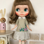 Blythe リボン刺繍ワンピース