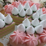 yumiko **フェルト☆真っ白いちごのMILKYホールケーキ（直径16センチ♪）