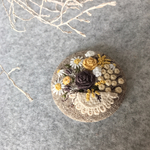 50mm刺繍ブローチ フラワーアレンジメント