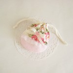 かわいいバラ模様のミニ巾着袋（ピンク）