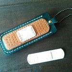 イタリアンレザーの絆創膏ケース