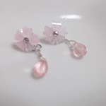 桜色のお花ピアス