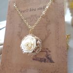 ～ロザフィ～白とポーシャの上品ネックレス