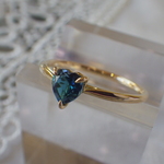 K18YG　ハートシェイプリング　ロンドンブルートパーズ